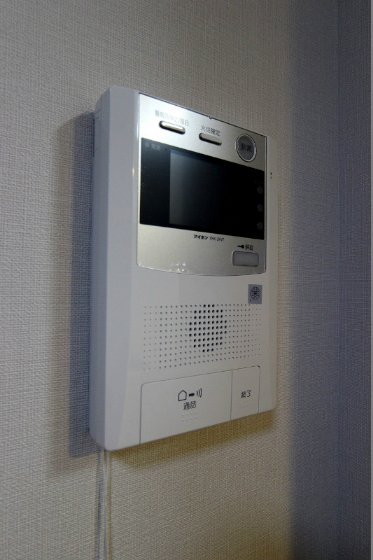 セキュリティ　オートロックや防犯カメラに加えてこのモニターホン。充実の防犯