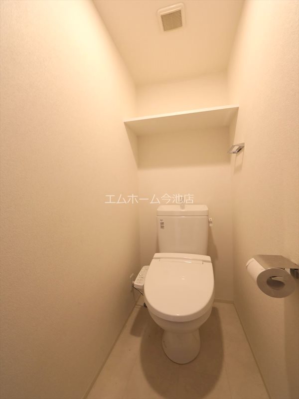 トイレ　温水洗浄便座付トイレ
