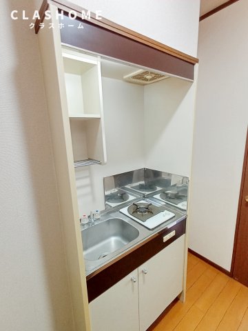 キッチン　同物件の別部屋になります。