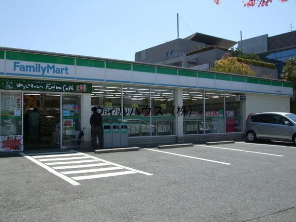 コンビニ　ファミリーマート狭山市役所前店（コンビニ）まで615m