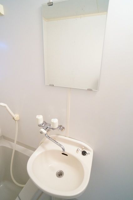 洗面設備　他号室。参考写真