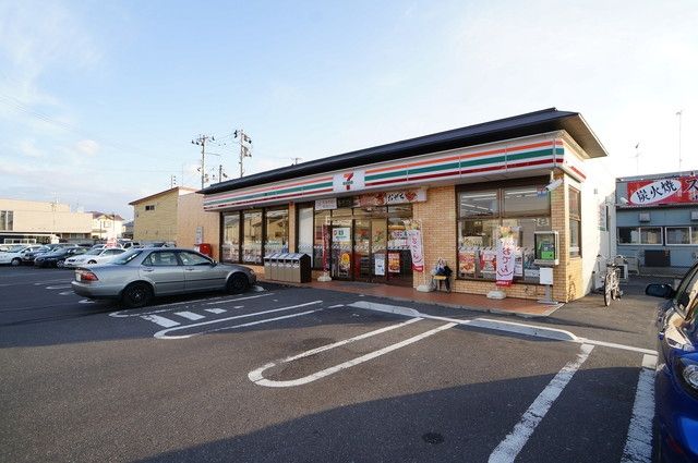 コンビニ　セブンイレブン郡山横塚店（コンビニ）まで208m