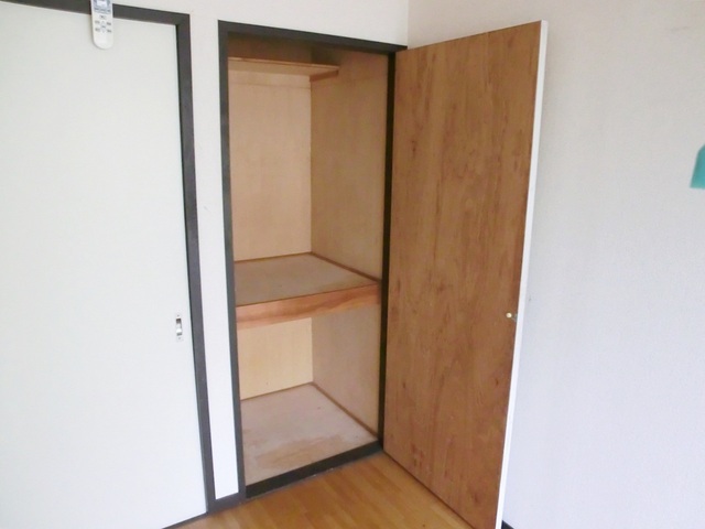 収納　両部屋共に収納付いてます。