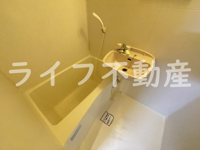 バス・シャワールーム　ゆったり過ごせるお風呂です