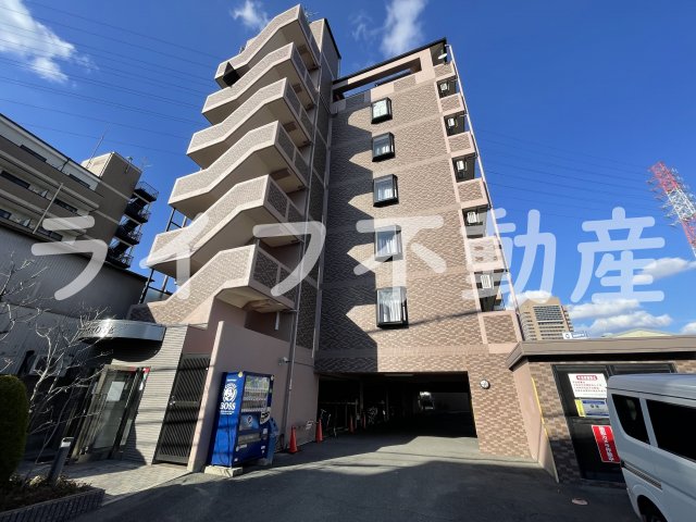 建物外観　落ち着いた雰囲気の外観です