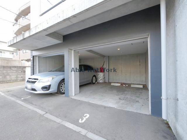 駐車場　駐車場