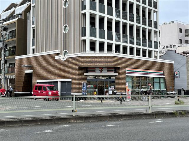 コンビニ　セブンイレブン（コンビニ）まで70m