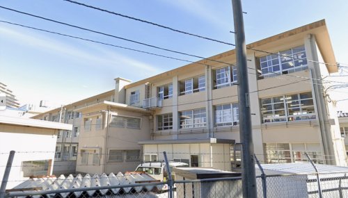 小学校　福岡市立姪浜小学校（小学校）まで1123m