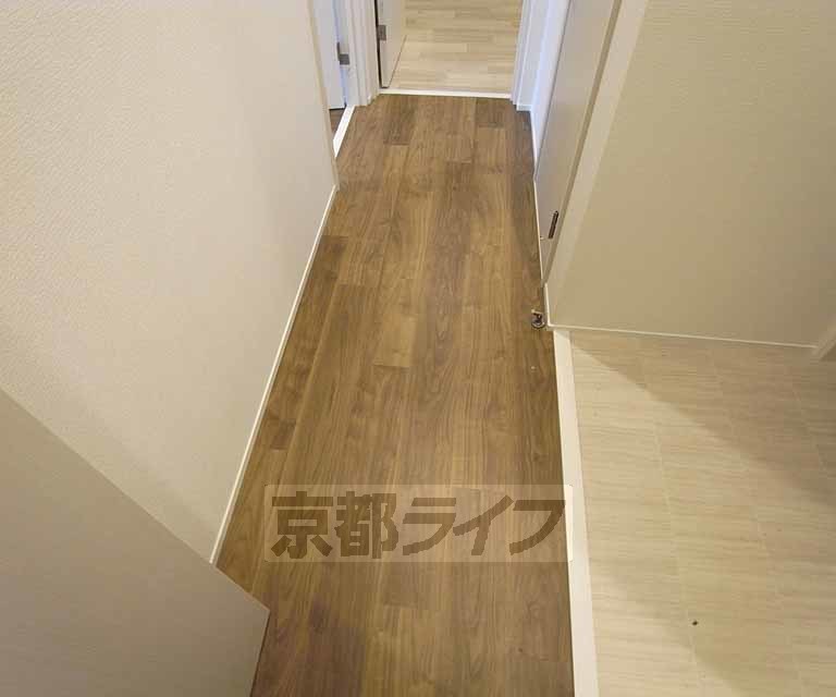 その他部屋・スペース　明るい廊下です。