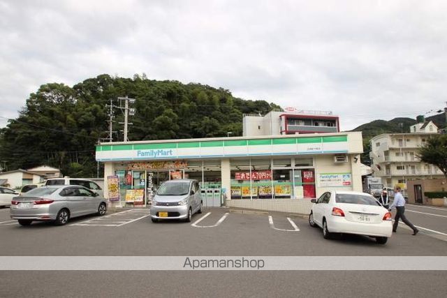 コンビニ　ファミリーマート新戸町店（コンビニ）まで600m