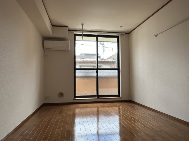 居室・リビング　同建物別室参考写真