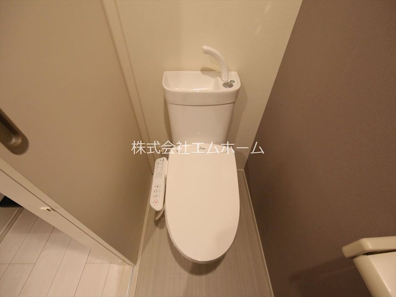 トイレ　温水洗浄暖房便座付トイレ