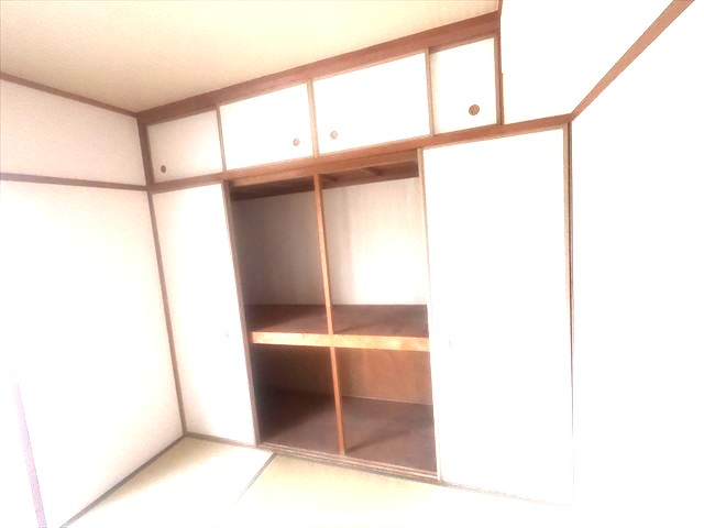 収納　押入