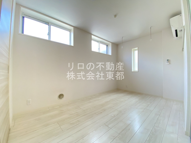 その他部屋・スペース　２面採光なので、明るく風通しのよい過ごしやすいお部屋です♪