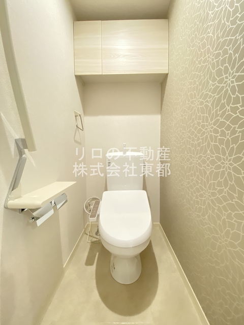 トイレ　スッキリ収納できる小物入れ付きのトイレです♪
