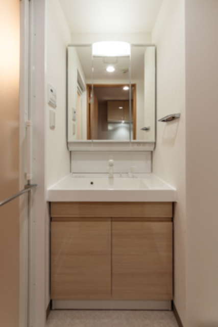 洗面設備　※写真は同タイプ住戸です。