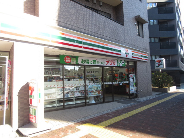 コンビニ　セブンイレブン文京小石川4丁目店（コンビニ）まで387m
