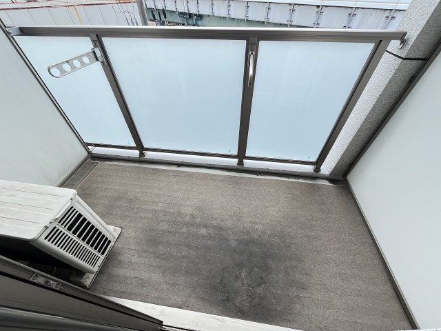 バルコニー　外からの目が気にならないバルコニーで洗濯物が干せます