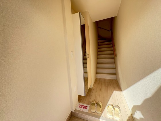 玄関　※別部屋の写真です