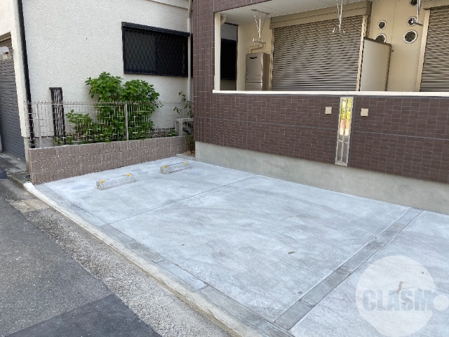 駐車場　敷地内駐車場
