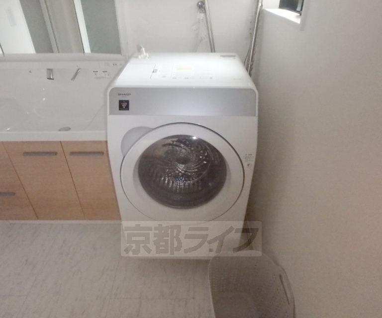 その他設備　洗濯機置き場は脱衣場にあります。