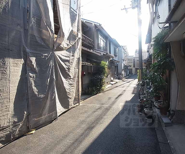 その他　前面道路です。