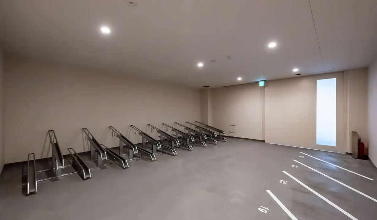 郵便局　麻布十番郵便局（郵便局）まで657m
