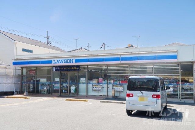 コンビニ　ローソン　高槻城南町三丁目店（コンビニ）まで96m