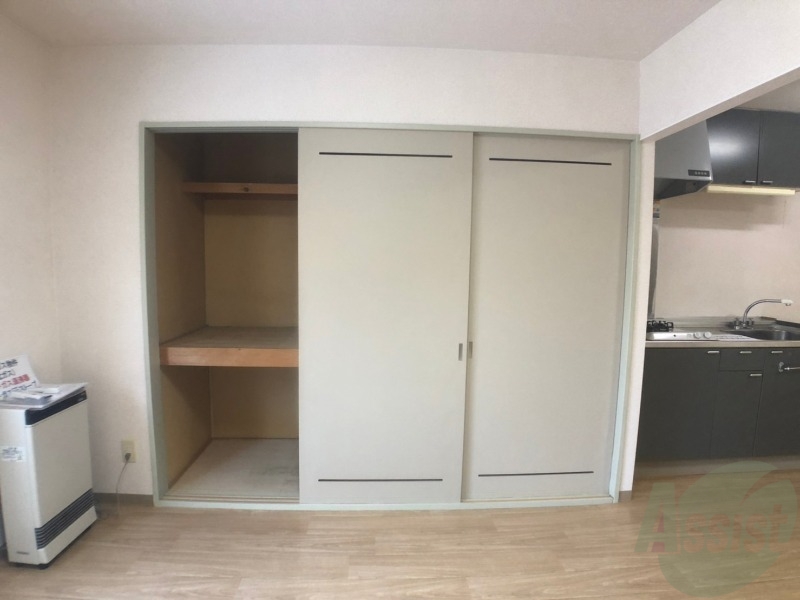 収納　寝室の収納です。部屋がすっきり片付きます。