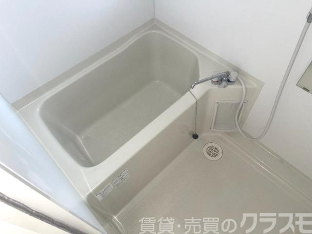 バス・シャワールーム　キレイにリフォームされています♪