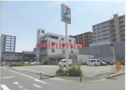 コンビニ　セブンイレブン吹田垂水町3丁目店（コンビニ）まで290m