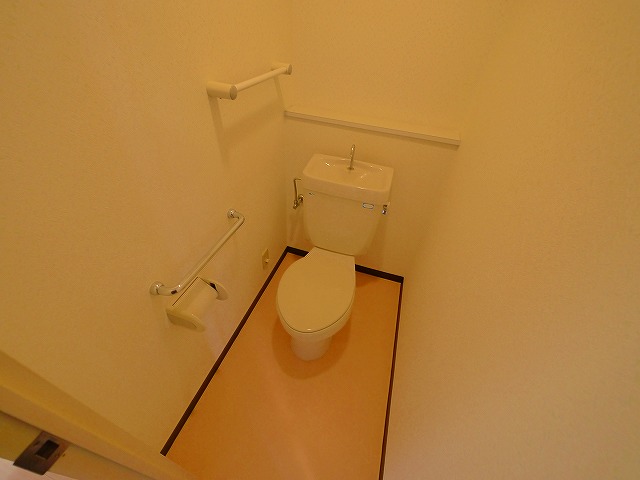 トイレ　清潔感のあるトイレです