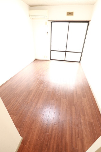 居室・リビング　南向きの明るいお部屋でゆったりお過ごし頂けます☆
