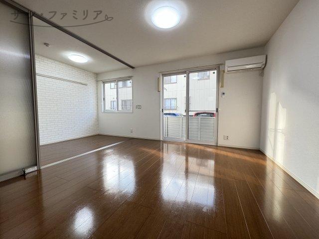 居室・リビング　同一物件別部屋写真