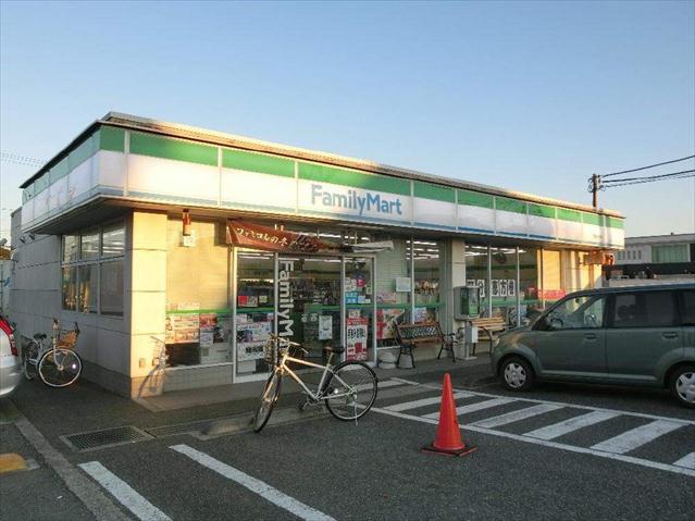 コンビニ　ファミリーマート（コンビニ）まで1000m