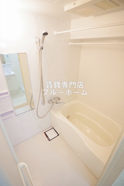 バス・シャワールーム　追炊き・浴室乾燥付きバス！