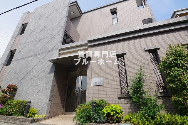建物外観　鉄筋コンクリート造のマンション！