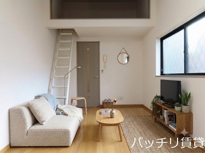 居室・リビング　同型タイプの為、現状を優先致します。家具、インテリアはイメー