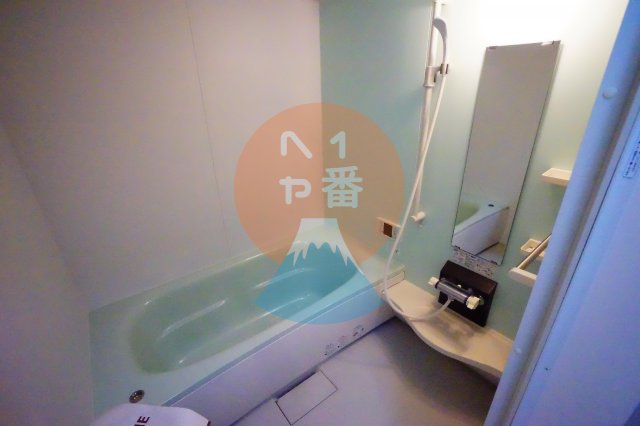 バス・シャワールーム　うれしいバス・トイレ別です※参考写真です