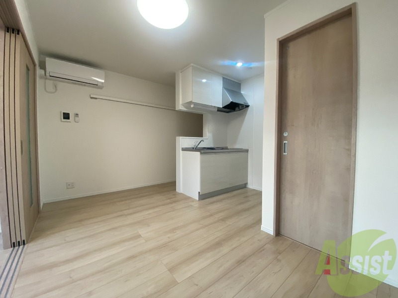 居室・リビング　ＬＤＫは８．３２帖あり開放感を感じるお部屋です