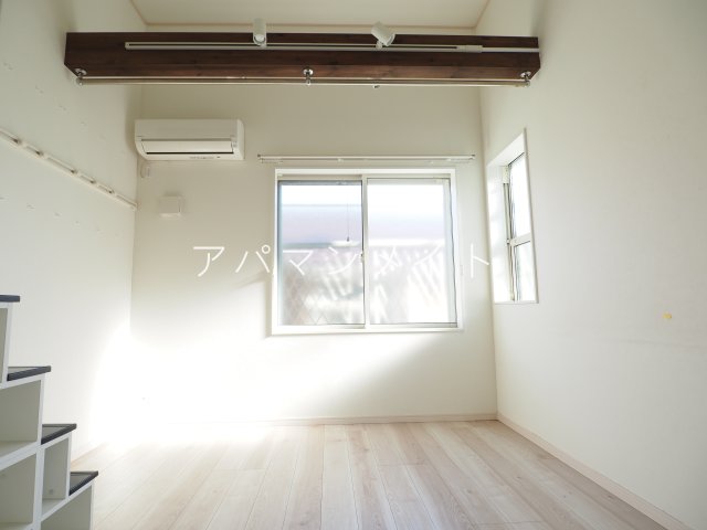 その他部屋・スペース　階段式ロフト付き！