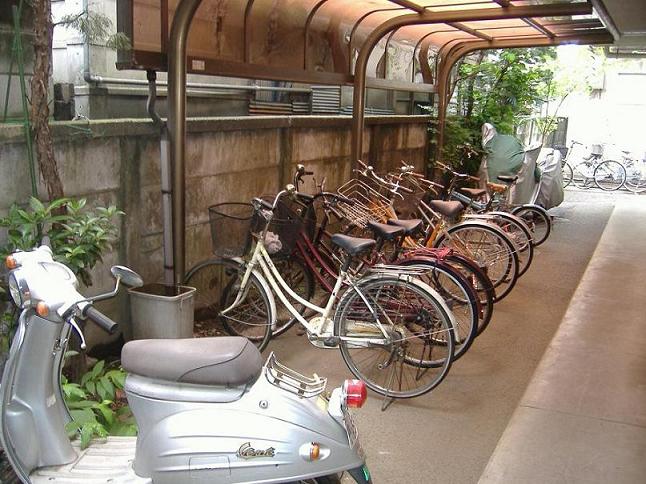 駐車場　自転車駐輪場・原付バイク相談可