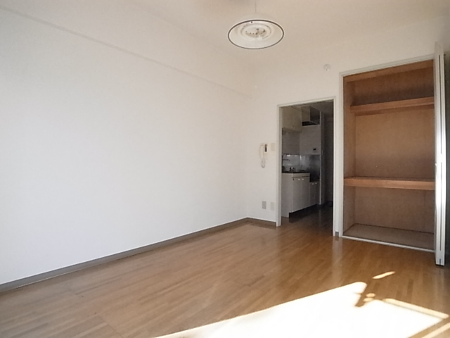 その他部屋・スペース　洋室６帖