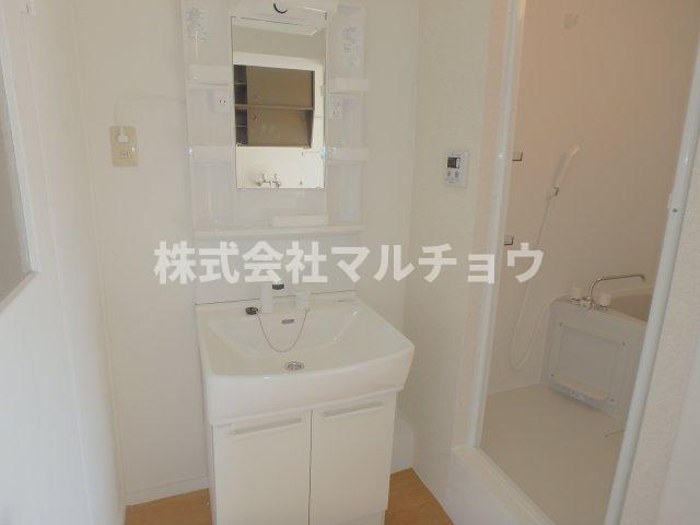 洗面設備　独立洗面化粧台付き