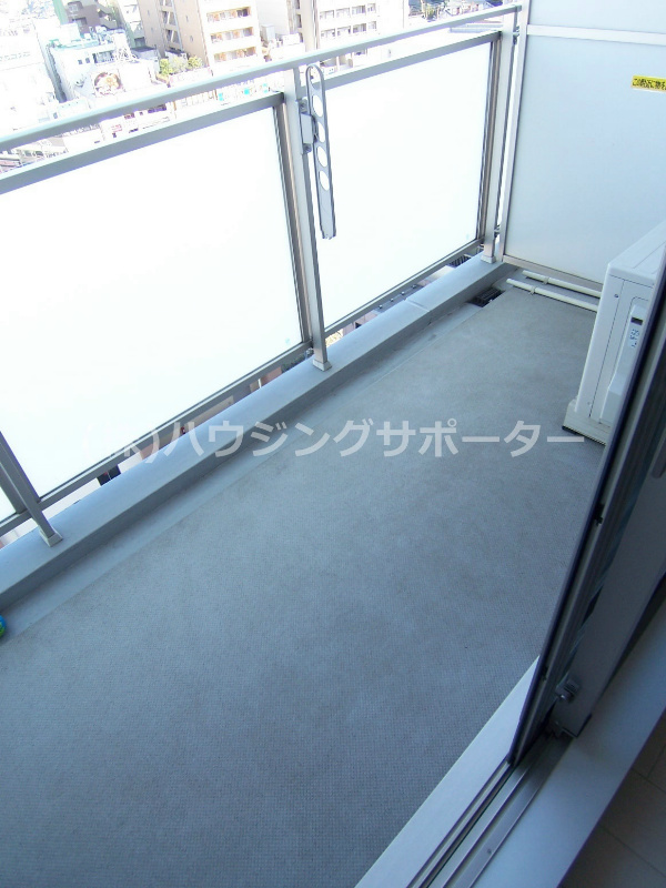 バルコニー　バルコニーも広めですね