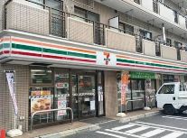 コンビニ　セブンイレブン足立中川4丁目店（コンビニ）まで252m