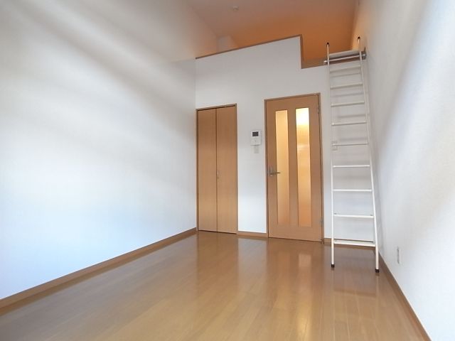 玄関　洋室