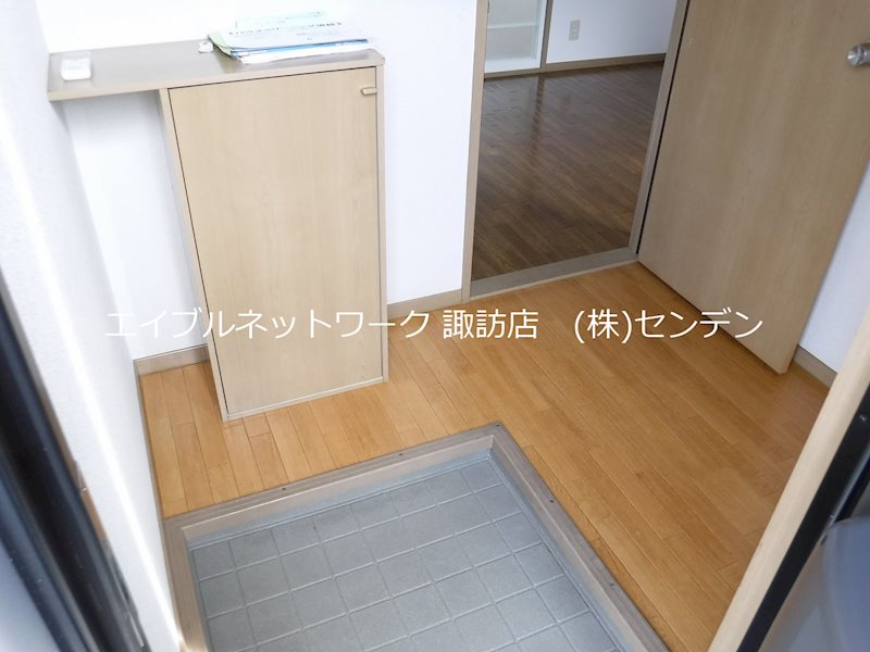玄関　写真は類似部屋