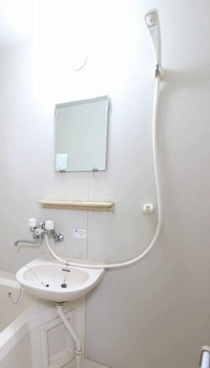 洗面設備　同物件別号室のものです。