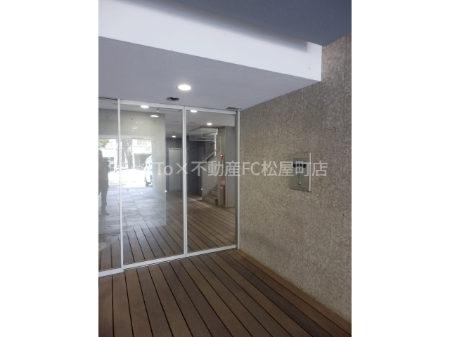 エントランス　マンション共用部分（オートロック付き）